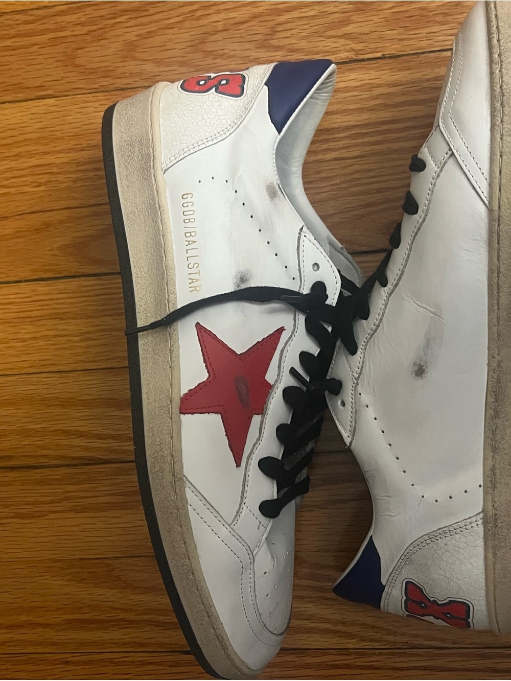 Golden Goose White Leather Men's Sneakers with Red Star and Black Laces - Picture 2 of 3
